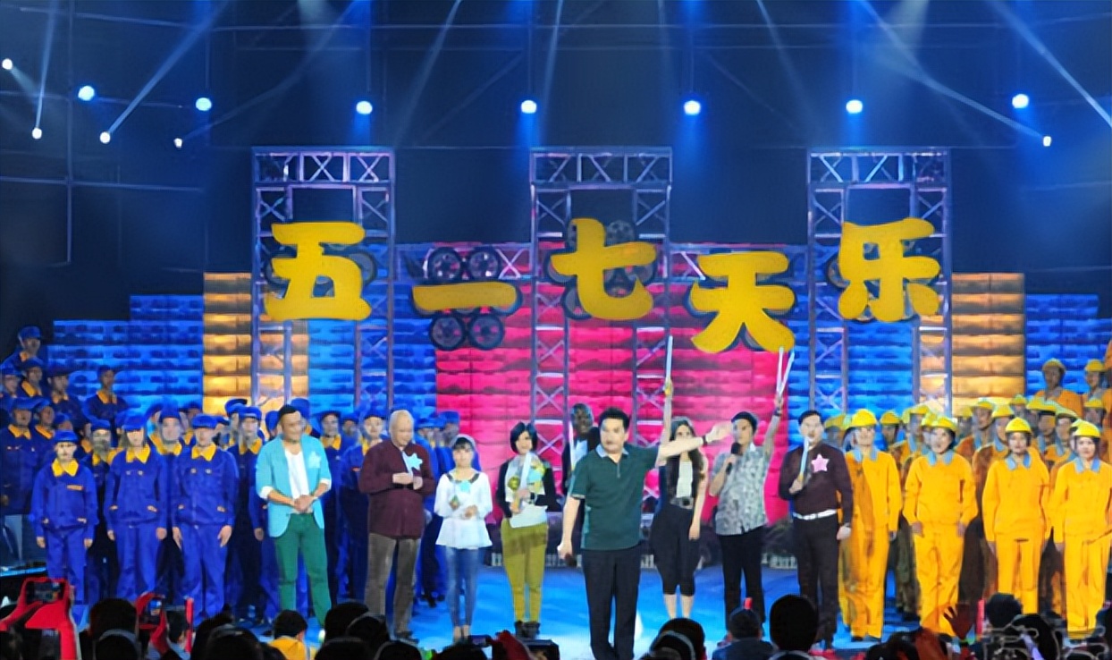 这一次，64岁的毕福剑，不再被世界宽容