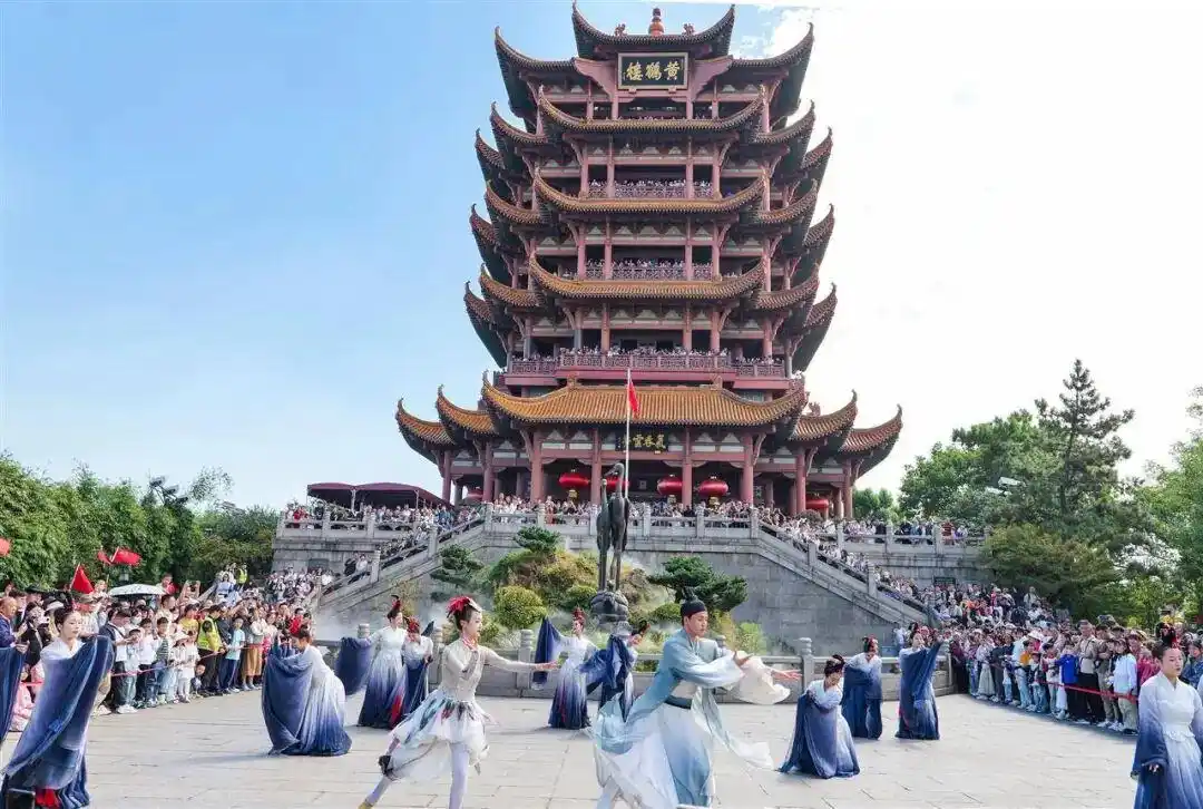 国庆第一批游客已到目的地_武汉热门景区交通指南_国庆中秋湖北旅游攻略