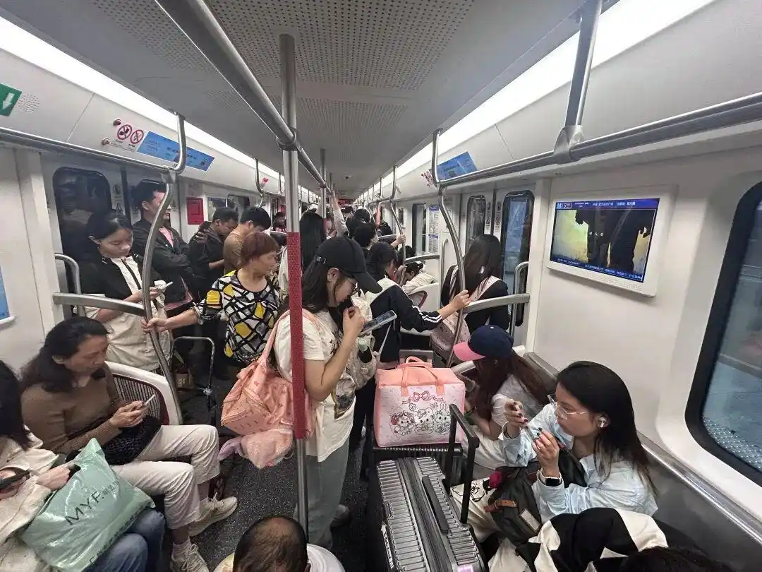国庆中秋湖北旅游攻略_武汉热门景区交通指南_国庆第一批游客已到目的地