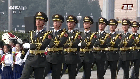 烈士纪念日 习近平敬献花篮仪式 _ 国家勋章获得者代表出席 _习近平深情瞻仰人民英雄纪念碑
