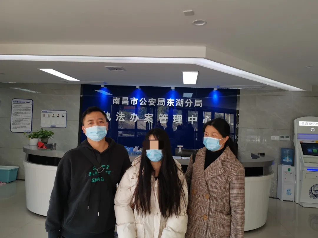 万物皆可“PS”？NO！两女子利用“PS”伪造国家机关印章被刑拘