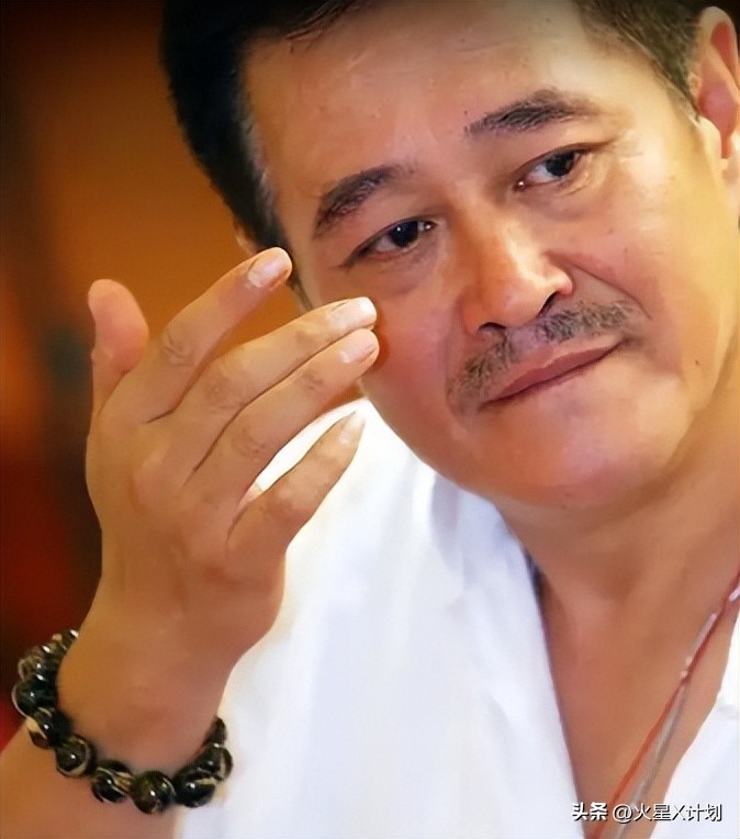 宋小宝碰瓷小品台词欢_宋小宝抛弃发妻真相_宋小宝事业巅峰与衰落