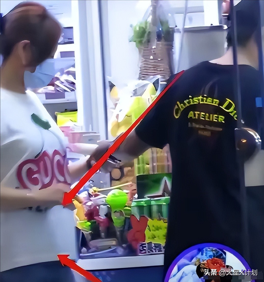 宋小宝碰瓷小品台词欢_宋小宝抛弃发妻真相_宋小宝事业巅峰与衰落