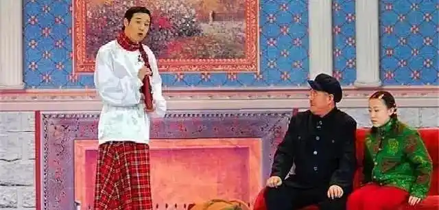 2025春晚灵异事件辟谣_春晚2025主题巳巳如意生生不息分析_春晚收视率下滑原因及对策