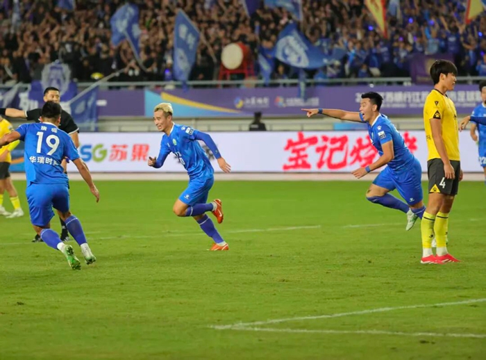 “苏超”最大黑马诞生！泰州队点球大战淘汰南京队挺进决赛