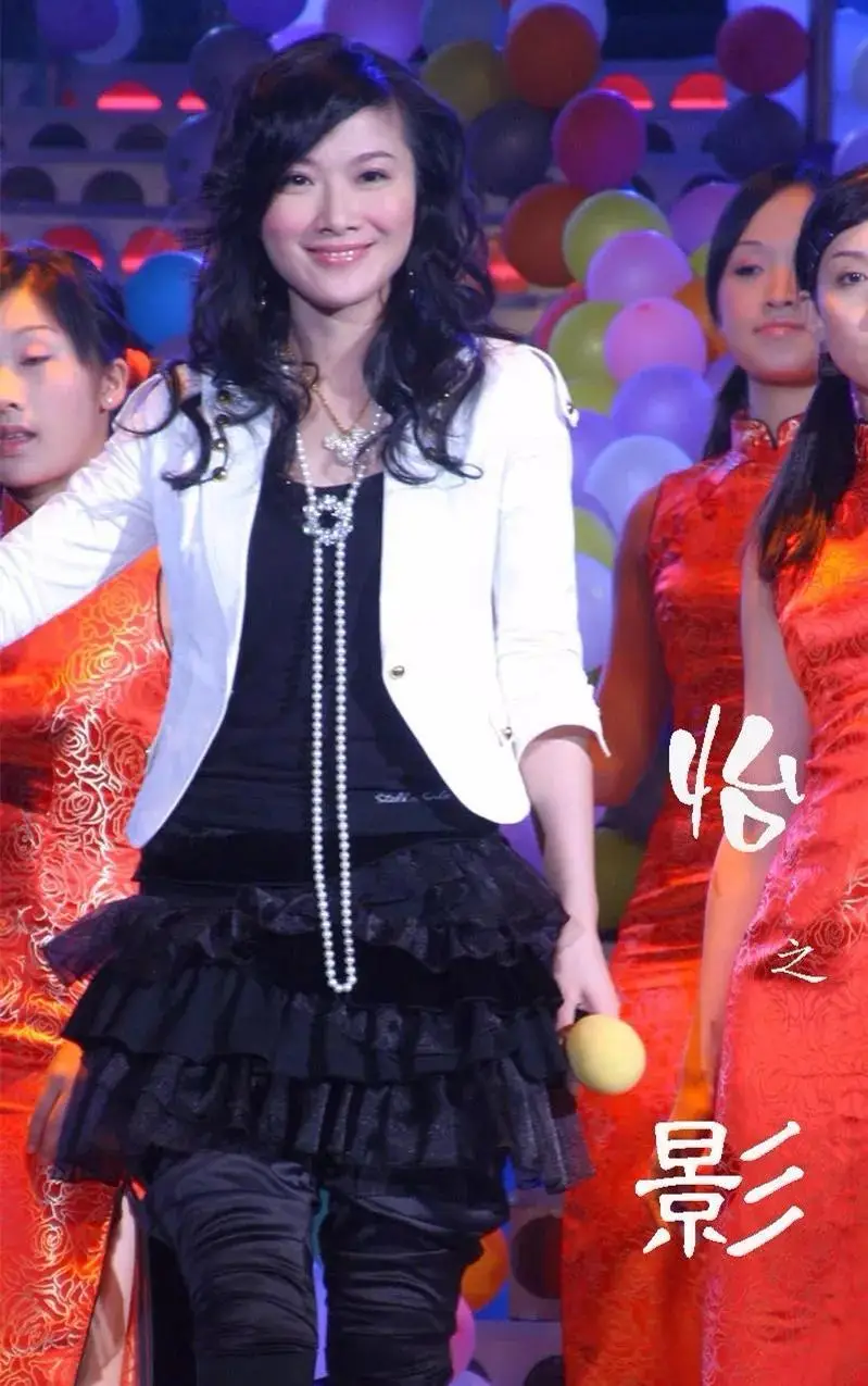 陈怡 非常周末 主持人 生涯经历_陈怡星座