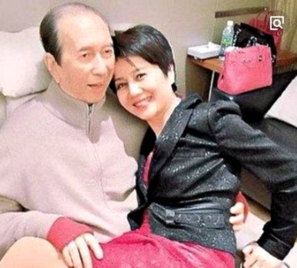 赌王准五太郑咏诗_赌王与利智感情纠葛_郑咏诗未与赌王生孩子