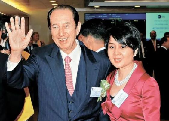 如果不是被四太阻拦，她有机会成为赌王的五姨太，最终带走一个亿