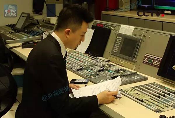 新闻联播新主播 潘涛 首次亮相_新闻联播形式的小品