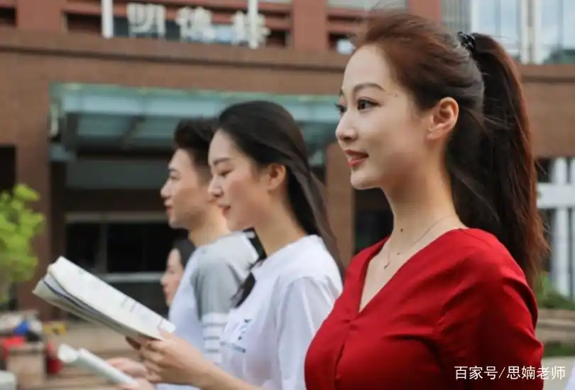 冯卓 图片_冯琳 复旦大学 保研 毕业照 室友 气质 不俗