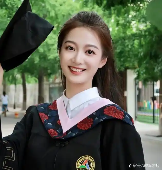 冯卓 图片_冯琳 复旦大学 保研 毕业照 室友 气质 不俗