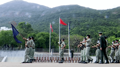 阅兵队列整齐得像复制粘贴 有何秘诀_正步训练的意义_中国军队正步历史