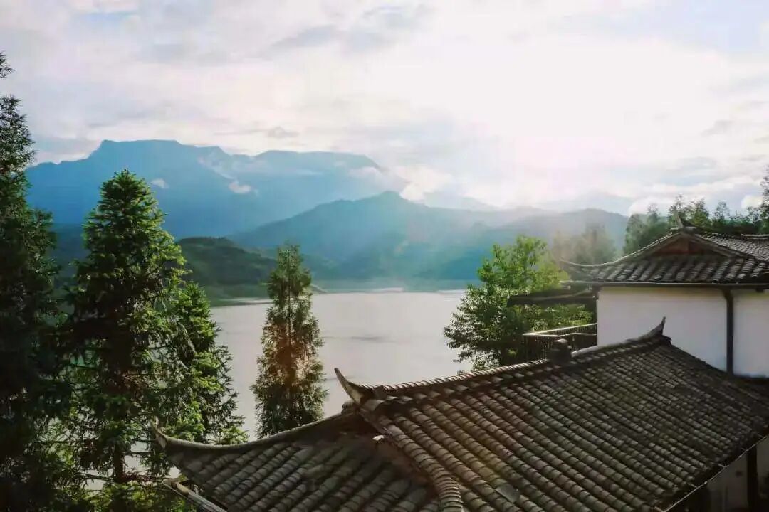 洪雅瓦屋山居酒店 瓦屋山风景名胜区 洪雅雅女湖民宿 瓦屋山雅女湖 瓦屋山雅湖蜀山柒舍 洪雅雅湖民宿_洪雅野鸡坪住宿