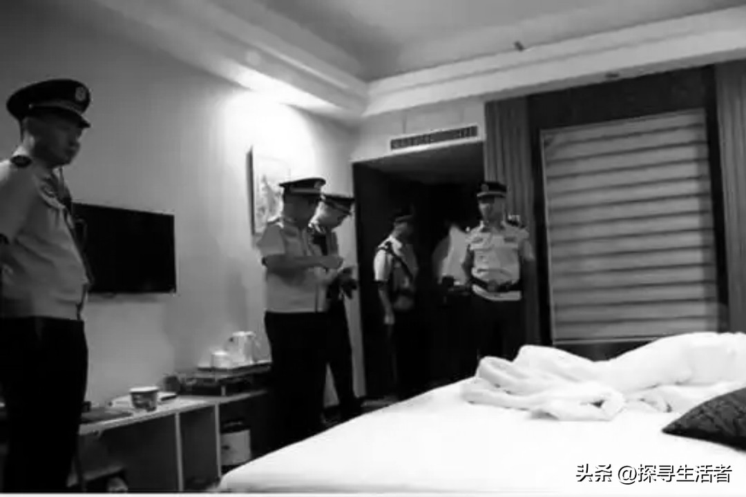 株洲3月8日持枪抢劫案_湖南南苑房地产公司抢劫案_湖南都市晚间新闻持枪抢劫屈
