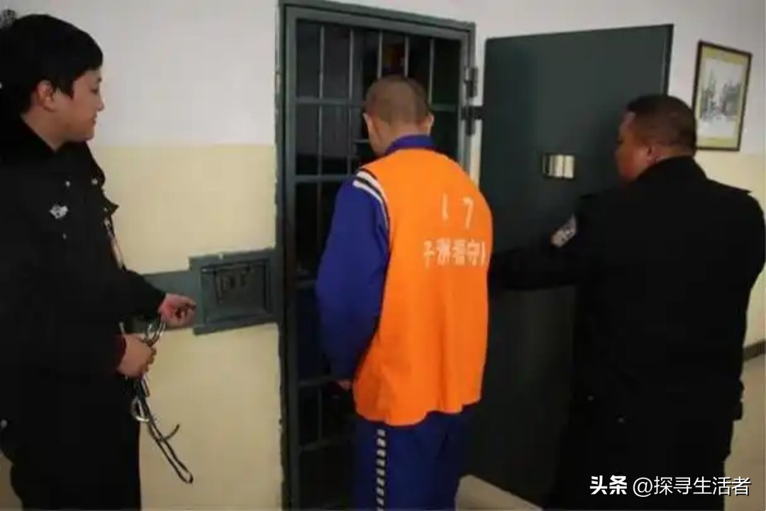 湖南南苑房地产公司抢劫案_株洲3月8日持枪抢劫案_湖南都市晚间新闻持枪抢劫屈