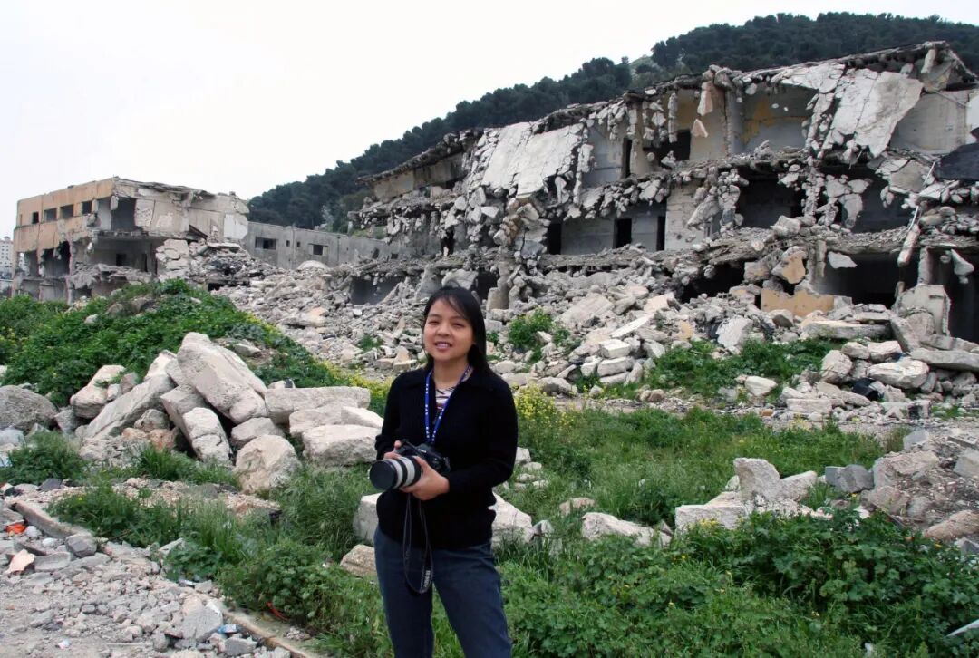 新华社 战地记者_新华社战地记者 洪漫_战地玫瑰 洪漫 采访经历