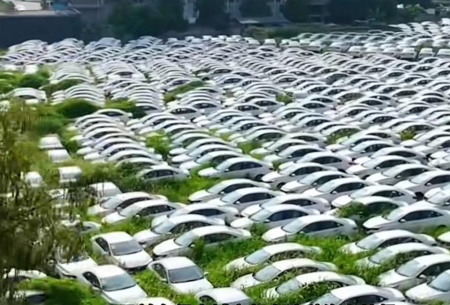 极氪07低价处理车友群捡漏_新能源汽车烂尾车二手车市场_年轻人低价抢购倒闭车企烂尾车