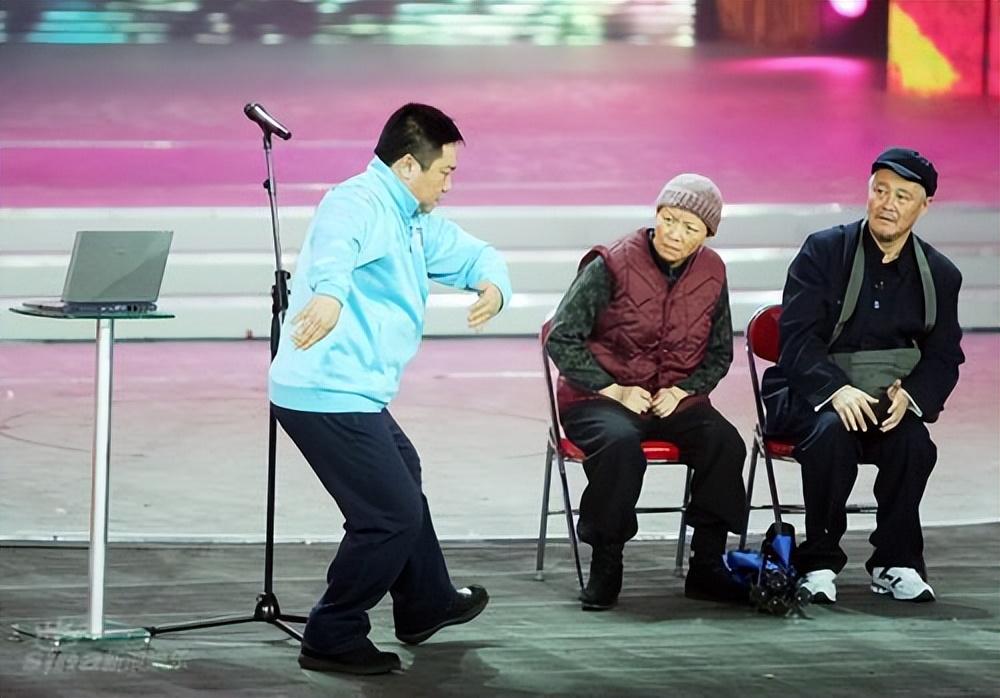 春晚笑脸哥是谁_赵本山 春晚 小品