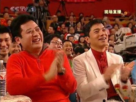 19次现身央视春晚现场，今年却遗憾缺席，生活环境曝光后引争议!