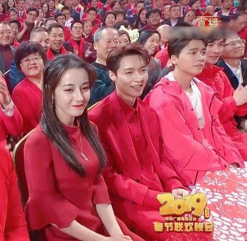 冉少平春晚镜头19年_春晚笑脸哥是谁_春晚观众席组成