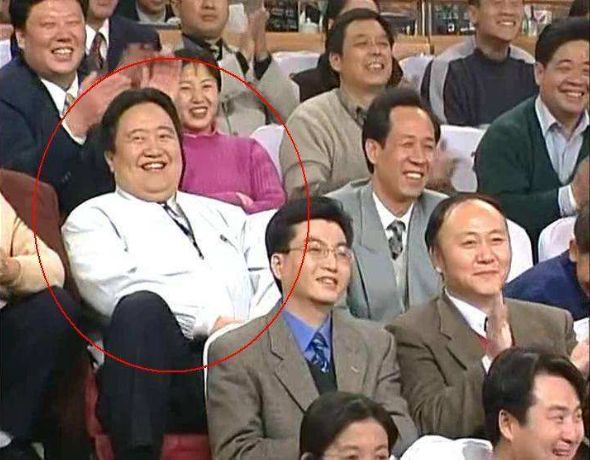 冉少平春晚镜头19年_春晚观众席组成_春晚笑脸哥是谁