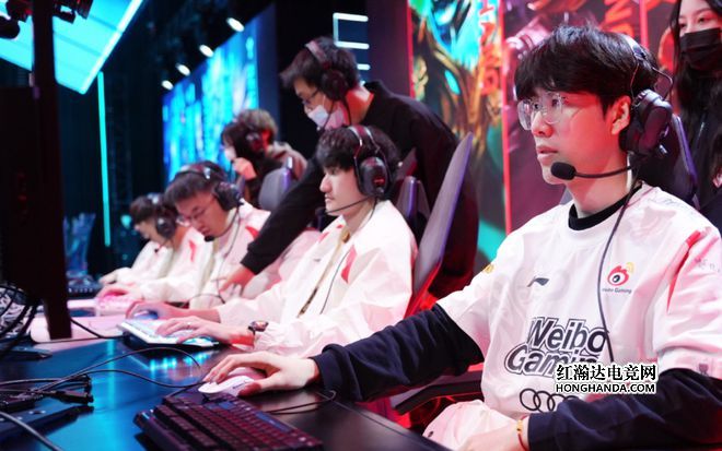 小蜜蜂周年皮肤免费送喷泉许愿池_掌上英雄联盟2周年福利活动_lol两周年活动