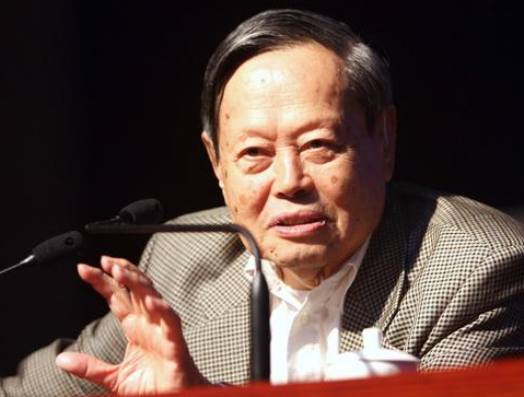 杨振宁为什么选择回国？他经历了什么？