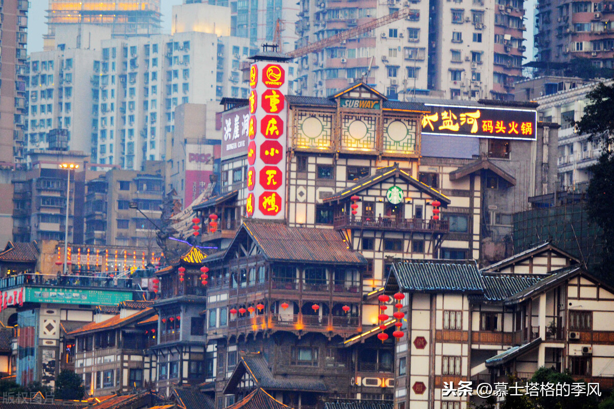 洪崖洞历史_重庆洪崖洞在哪里_洪崖洞夜景