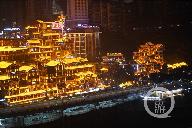 更加金碧辉煌！“洪崖洞2.0版”惊艳亮相