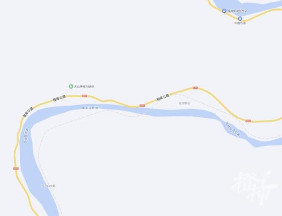 新疆库车大峡谷山洪事件_新疆天山大峡谷景区塌方系谣言_天山神秘大峡谷山洪