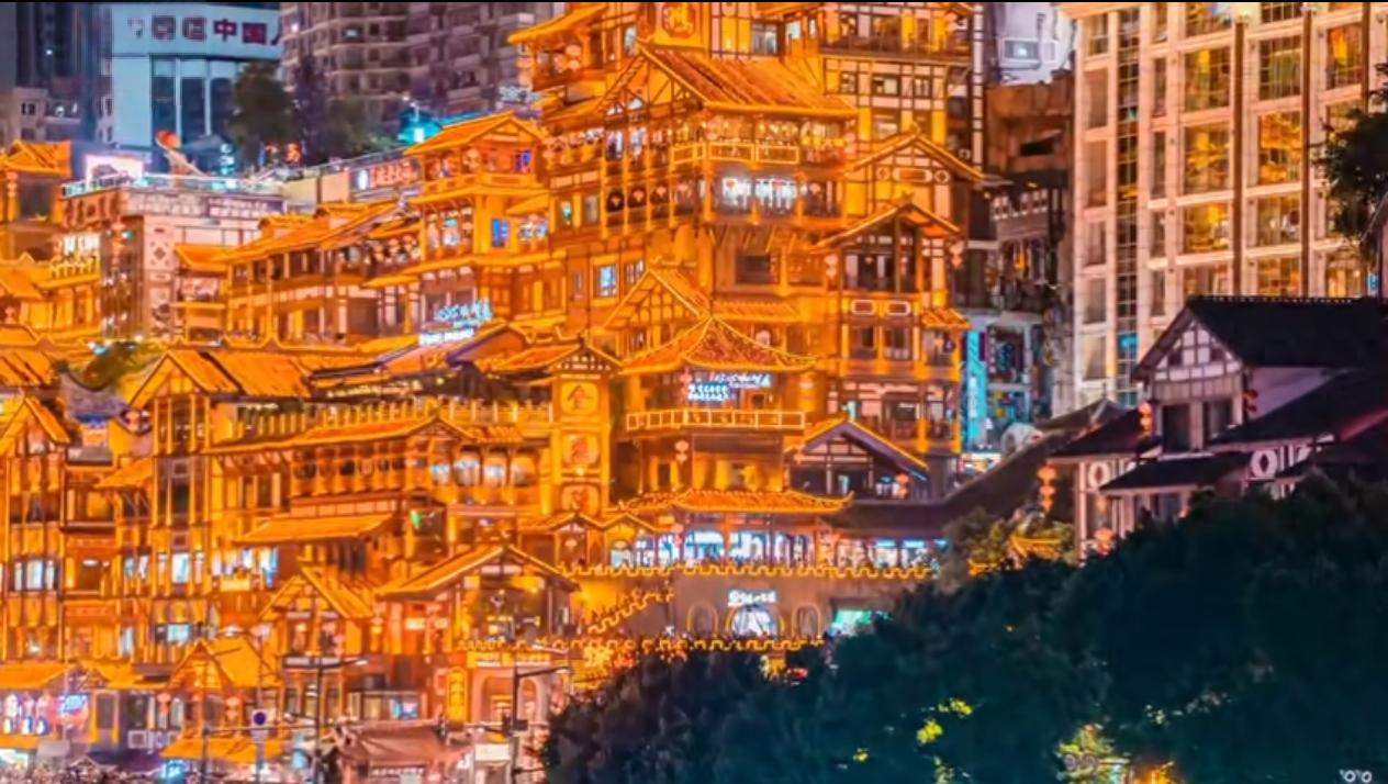 洪崖洞中秋国庆灯光秀_洪崖洞国庆假期人流拥挤_重庆洪崖洞在哪里