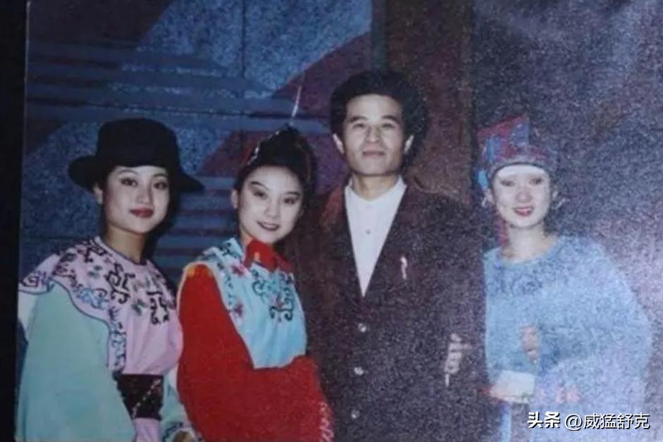 毕福剑央视星光大道被封杀原因_毕福剑跌落神坛经历_饭局门毕福剑