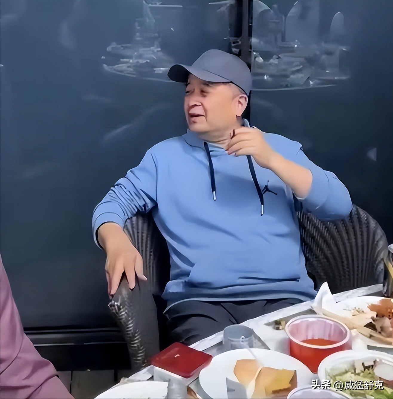 毕福剑跌落神坛经历_饭局门毕福剑_毕福剑央视星光大道被封杀原因