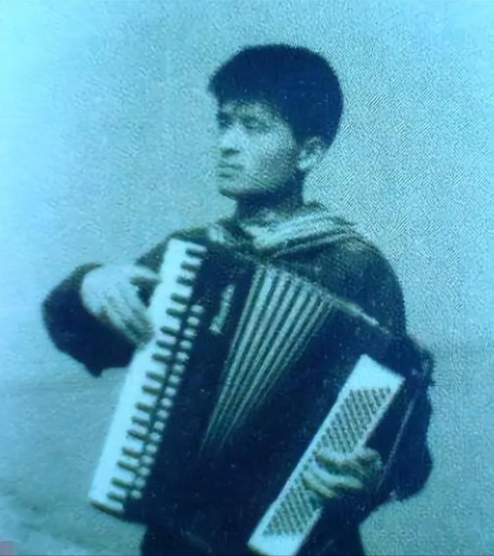 饭局门毕福剑_毕福剑央视星光大道被封杀原因_毕福剑跌落神坛经历