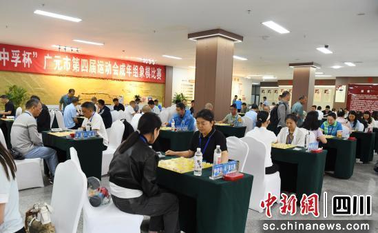 象棋比赛现场。朝天融媒 供图