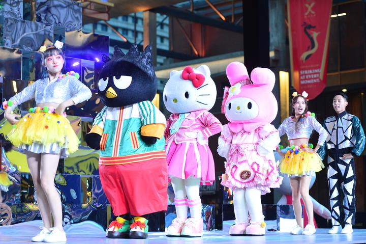 二次元偶像大秀宅舞太阳马戏_杭州动漫节下城分会场_杭州哪里有日单动漫批发