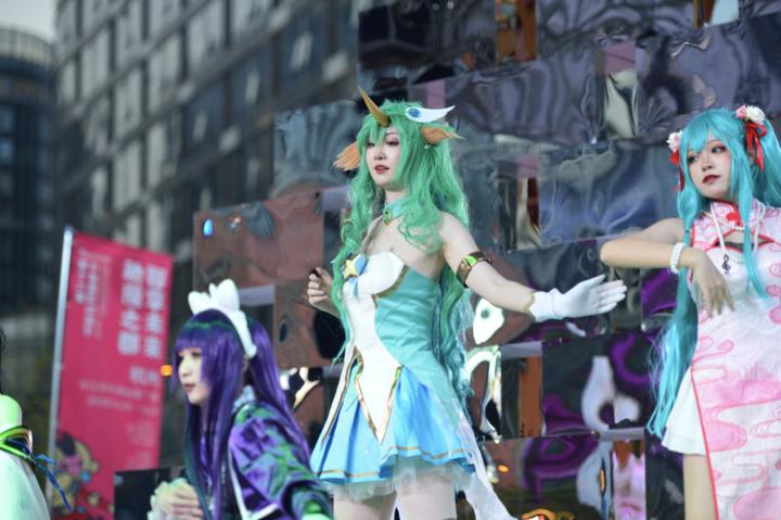 杭州动漫节下城分会场_二次元偶像大秀宅舞太阳马戏_杭州哪里有日单动漫批发