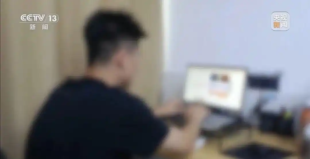 胡一啸父亲胡宗兵寻子经历_高中生轻信高薪兼职被骗到境外电诈园区_高中生被迫电诈时刷到父亲寻子新闻