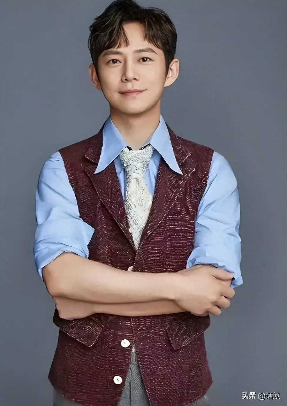 何炅害怕衰老的焦虑_何炅回应衰老焦虑：准备再干三四十年_何炅三十年主持生涯回顾