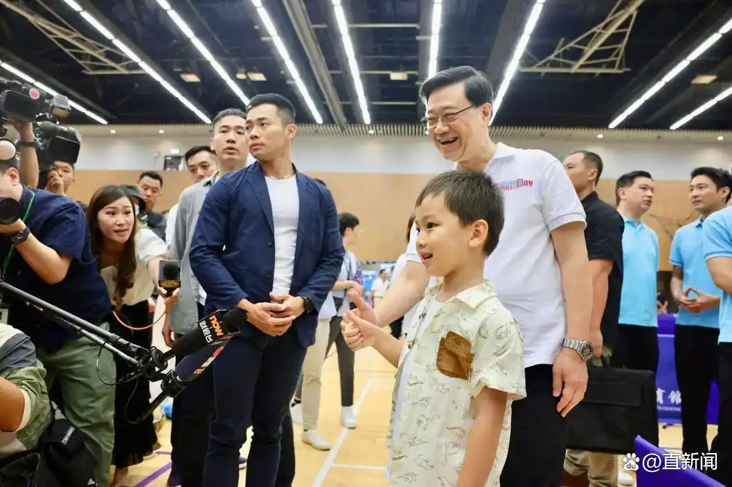 江旻憓奥运金牌得主退役决定_江旻憓宣布结束全职击剑运动员生涯_奥运冠军江旻憓参选香港立法会议员