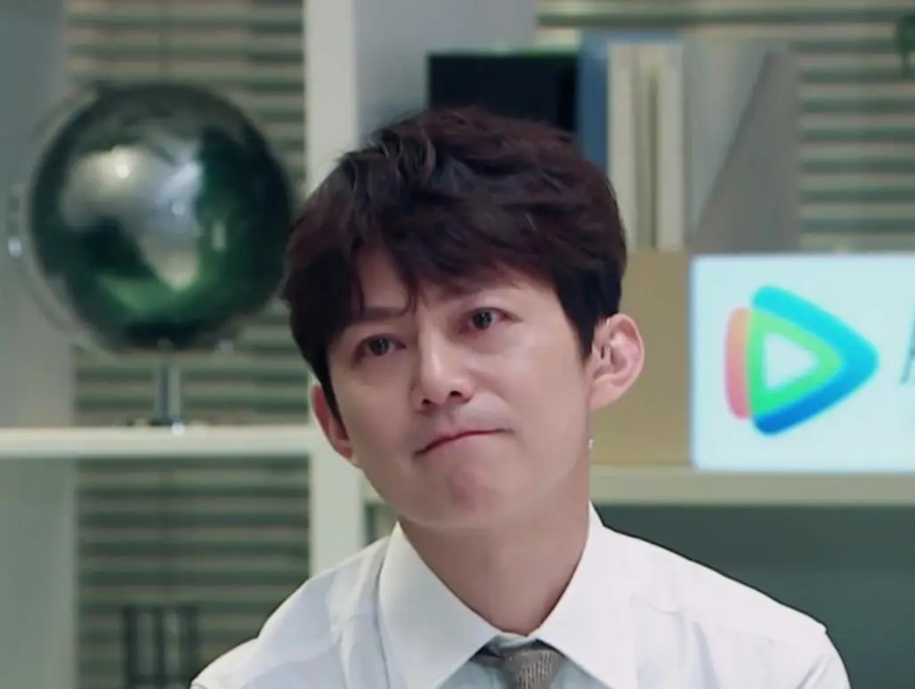 何炅回应衰老焦虑:准备再干三四十年_何炅变老_何炅中年困境