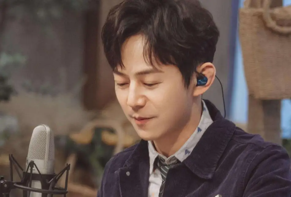 何炅变老_何炅中年困境_何炅回应衰老焦虑:准备再干三四十年