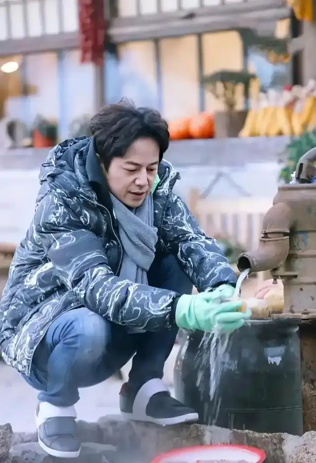 何炅回应衰老焦虑:准备再干三四十年_何炅衰老焦虑原因_何炅衰老细节