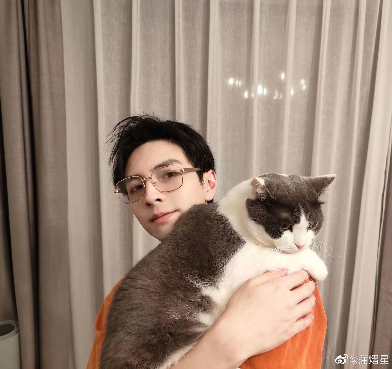 娱乐圈再现翟天临2.0？本人回应打脸众人，却被女友拖了后腿……