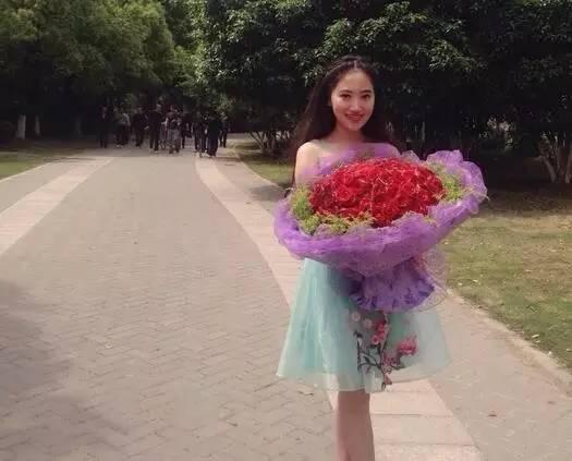 漂亮学生妹_中国球星恋爱对象 学生妹魅力分析 大学女友选择