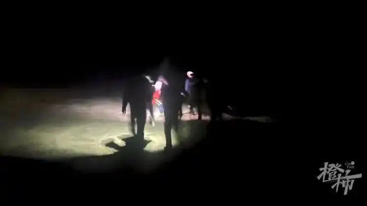 男子自驾青海失联2月车子被找到_广东一家8口荒漠失联_青海冷湖地区旅游安全