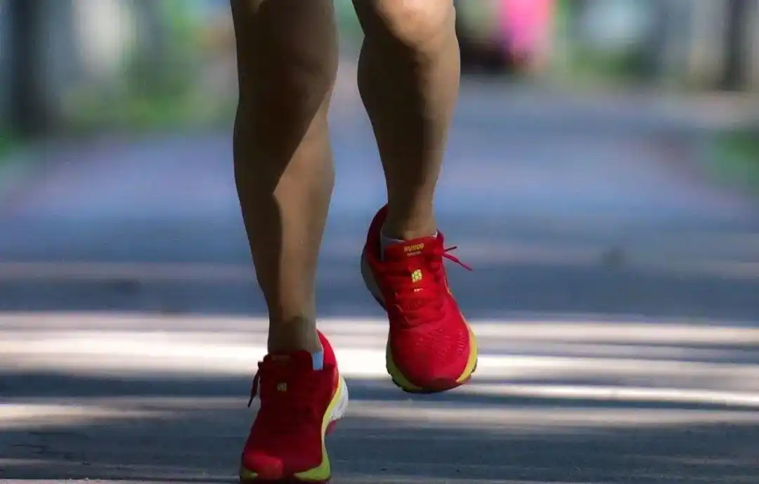 别再硬凑一万步了 这个步数最合理_最佳性价比步数_每天走多少步最健康