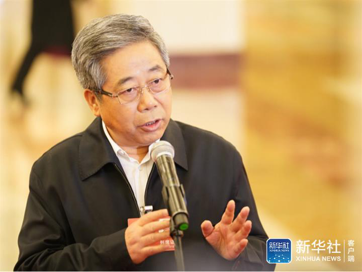 两会教育部长发言视频_国侨办主任裘援平 华侨华人贡献 诋毁问题_2018年全国两会部长通道 教育部长陈宝生 三点半放学难题 解决方案