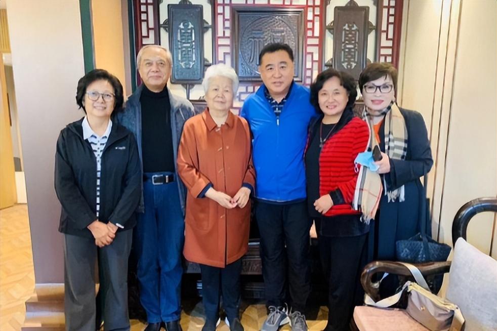 邢质斌老公简历_央视主持人邢质斌回忆录_邢质斌央视岁月变迁