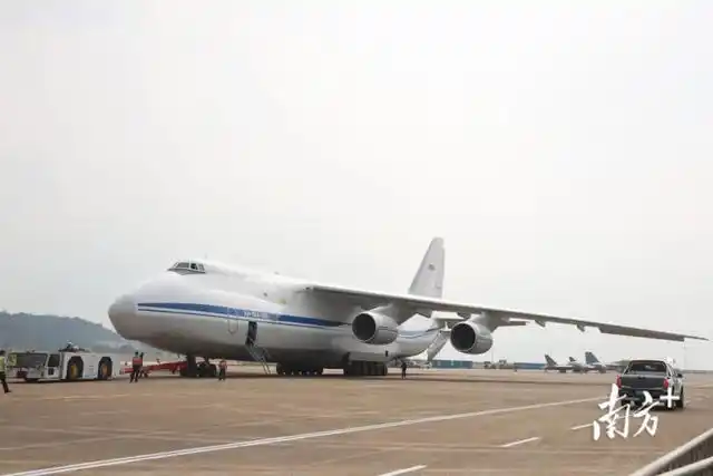 歼-35A战机亮相珠海航展_歼-35与歼-35a机库首度公开_中国新型隐形战机歼-35A